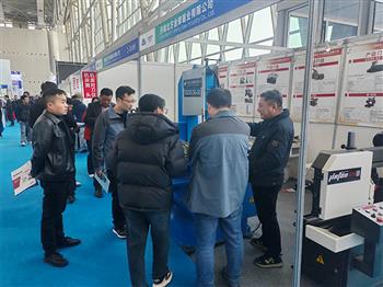 金鋒帶鋸床亮相合肥機(jī)床展：高效精準(zhǔn)穩(wěn)定，吸睛無(wú)數(shù)